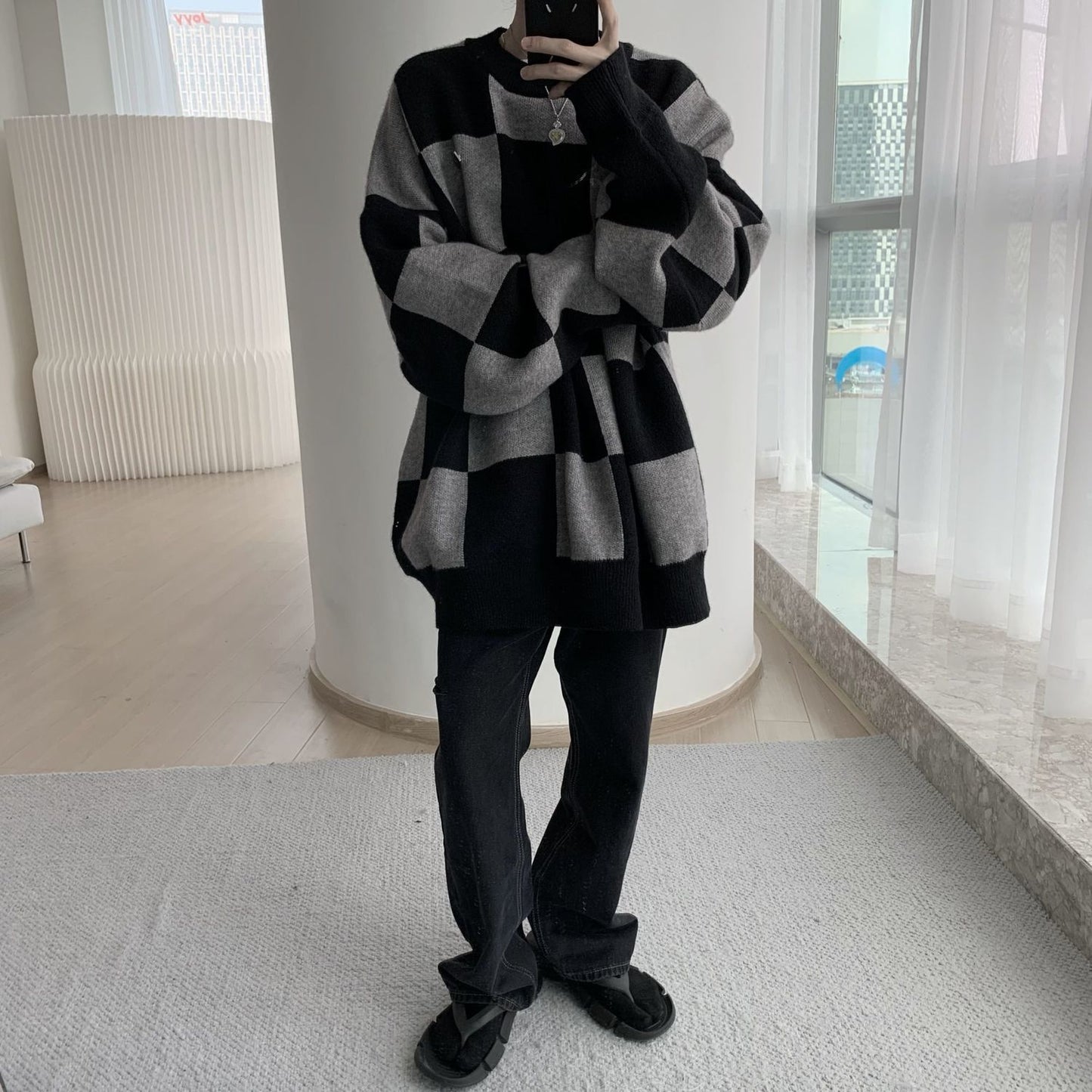 Dark Design Temperament Checkerboard Thickened Knit Sweater