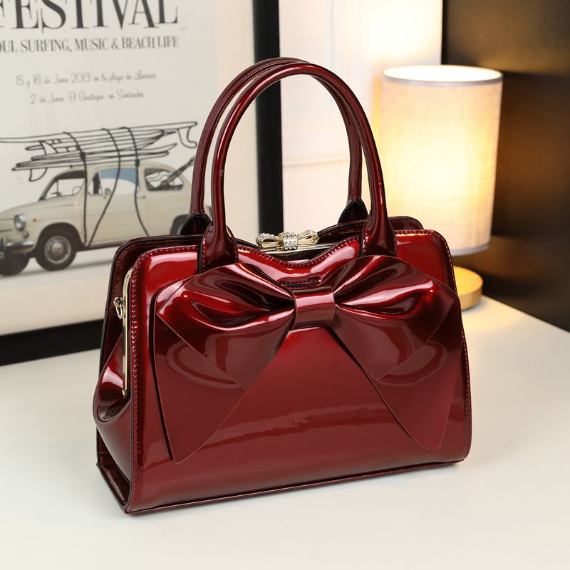 Fashionable Commuter Handbags Niche Design Autumn And Winter Models High-End All-Match Atmospheric Handbag